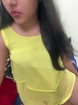 Snapshot of Aalya_B chatting on 07-29-26, 01:42 Aalya B online show from 07-29-26, 01:42