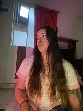 Snapshot of -Cattleya- chatting on 05-27-26, 11:18 -Cattleya- online show from 05-27-26, 11:18