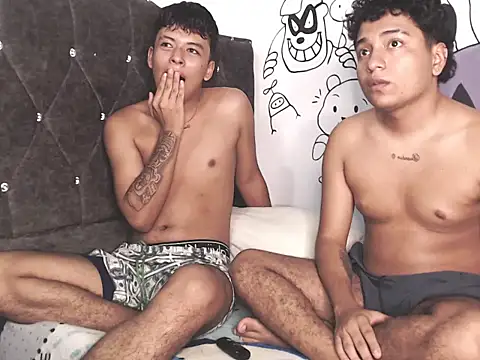 LiamANDjordann online show from 05-25-26, 04:07