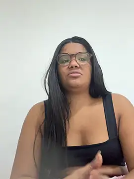 Eumileninha online show from 05-29-26, 04:49