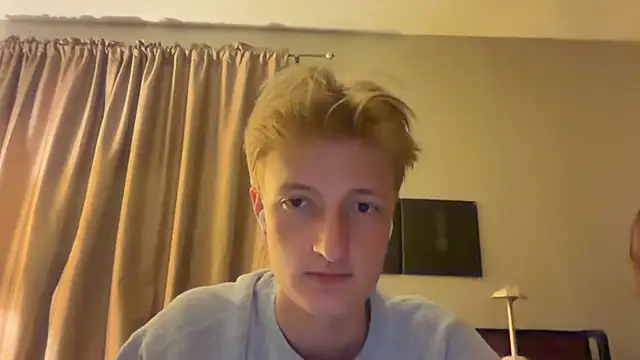 Snapshot of CamBos07 chatting on 06-19-26, 01:43 CamBos07 online show from 06-19-26, 01:43