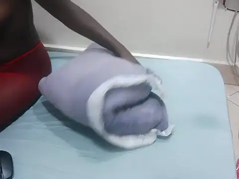 darkbeuty01 online show from 06-19-26, 02:49