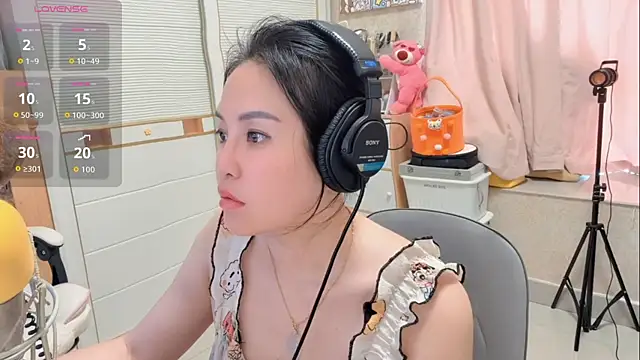 Snapshot of LisaQQQ chatting on 05-31-26, 06:21 LisaQQQ online show from 05-31-26, 06:21