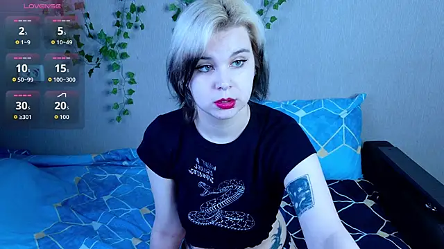 Snapshot of EndThanatos chatting on 07-16-26, 05:30 EndThanatos online show from 07-16-26, 05:30