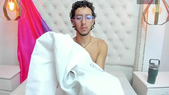 Snapshot of LEO_SANZ66 chatting on 07-08-26, 12:31 LEO SANZ66 online show from 07-08-26, 12:31