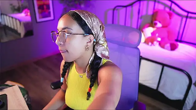 Millie Volturi online show from 08-06-26, 12:51