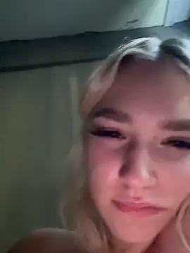 lisacryss3 online show from 06-18-26, 11:42