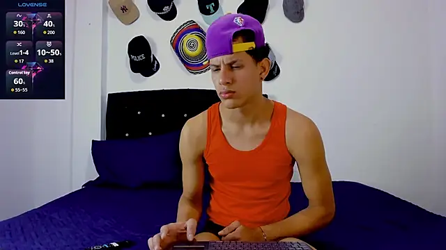 theo bigcock  online show from 07-08-26, 06:56