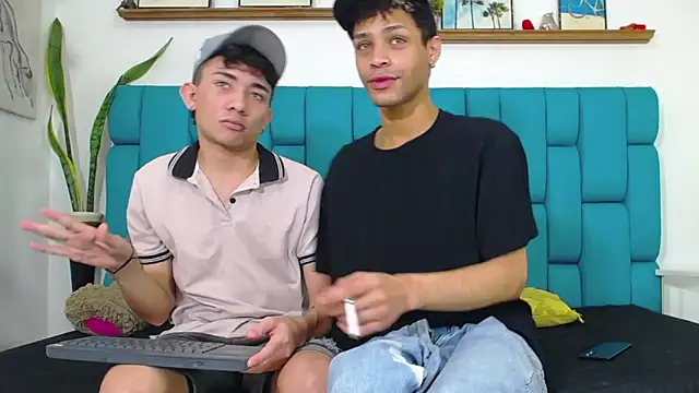 STRANGER BOYS online show from 06-18-26, 11:20