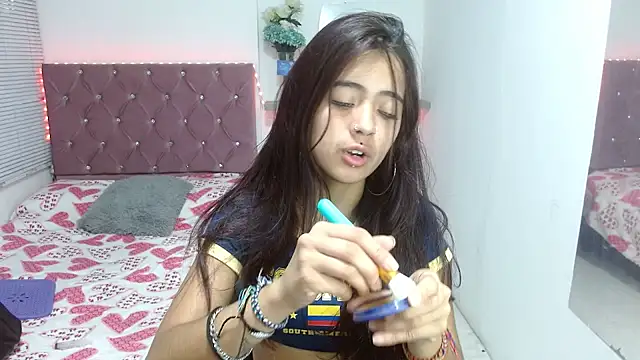 sofiacumgil online show from 07-07-26, 12:53
