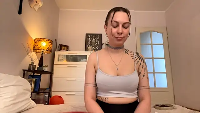 EvelynCharm  online show from 05-26-26, 02:24