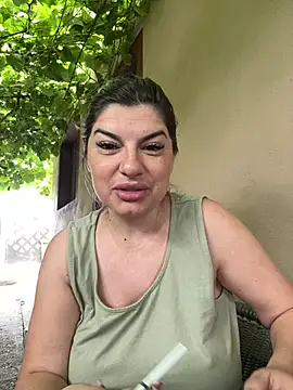 Snapshot of evaxxxcurvyxxx chatting on 06-22-26, 06:21 evaxxxcurvyxxx online show from 06-22-26, 06:21