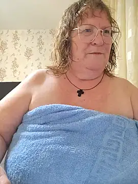 Snapshot of Sweet19-68 chatting on 07-01-26, 06:51 Sweet19-68 online show from 07-01-26, 06:51