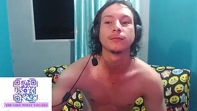 Snapshot of MrKingsaintx chatting on 06-30-26, 12:33 MrKingsaintx online show from 06-30-26, 12:33