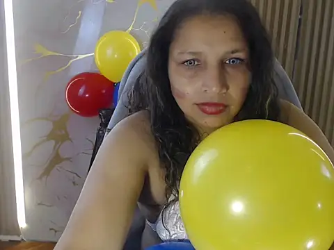 Danna Sg online show from 06-18-26, 04:46