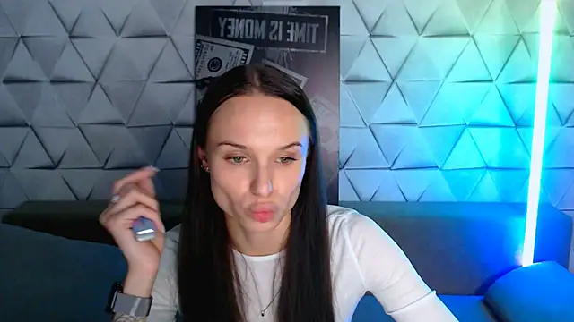 NicoleMerz online show from 05-28-26, 06:38
