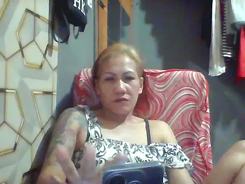 Snapshot of pinayheartaker chatting on 06-23-26, 02:37 pinayheartaker online show from 06-23-26, 02:37