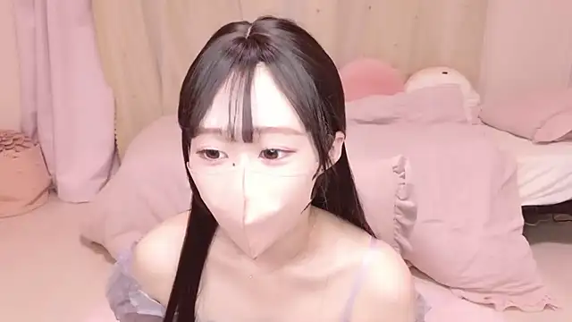 YURInya  online show from 06-15-26, 12:40