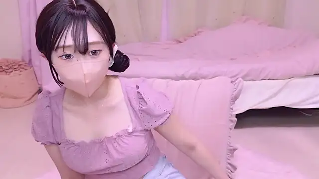 YURInya  online show from 06-17-26, 12:18
