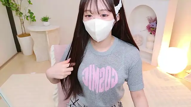 YURInya  online show from 07-16-26, 12:33