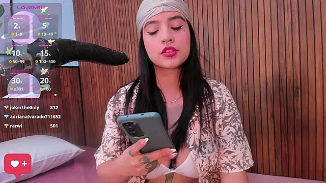 Snapshot of dalia_snow chatting on 06-20-26, 12:19 dalia snow online show from 06-20-26, 12:19