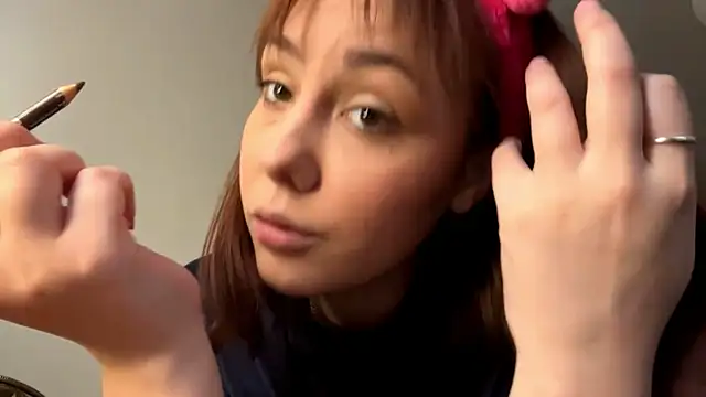 Snapshot of SacredFret chatting on 05-31-26, 12:12 SacredFret online show from 05-31-26, 12:12