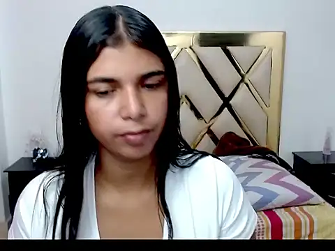 pamelaortiz21 online show from 06-02-26, 01:13