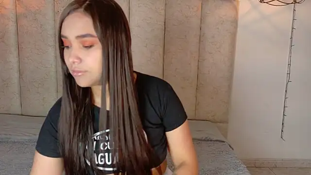 Snapshot of isabellelane_cs chatting on 07-06-26, 12:35 isabellelane cs online show from 07-06-26, 12:35