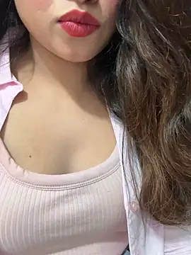 Snapshot of Yours_riya11 chatting on 06-03-26, 04:15 Yours riya11 online show from 06-03-26, 04:15