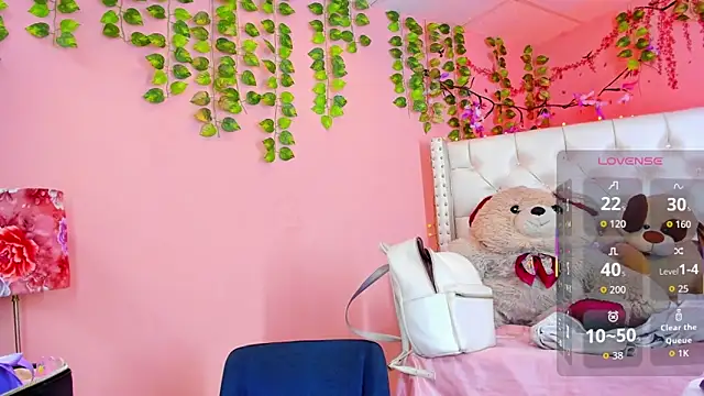 Snapshot of valentinee_xo chatting on 06-23-26, 06:11 valentinee xo online show from 06-23-26, 06:11