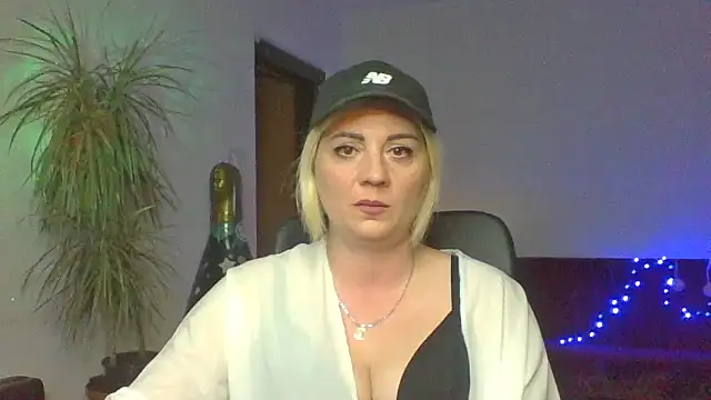 LunaaKiss online show from 08-07-26, 07:49