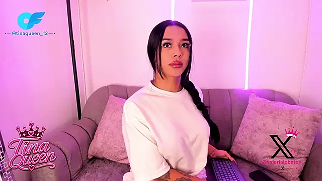 Snapshot of _Tinaqueen chatting on 06-20-26, 02:42 Tinaqueen online show from 06-20-26, 02:42