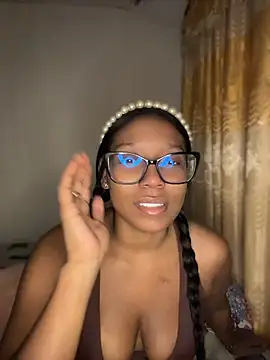 Snapshot of chell_iivy chatting on 07-14-26, 05:34 chell iivy online show from 07-14-26, 05:34