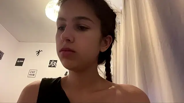 Snapshot of SindyKay chatting on 06-11-26, 05:05 SindyKay online show from 06-11-26, 05:05