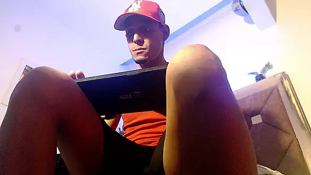 Snapshot of Brendt_Hotx chatting on 06-14-26, 04:36 Brendt Hotx online show from 06-14-26, 04:36