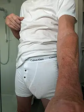 Snapshot of Erexsean66 chatting on 06-22-26, 04:04 Erexsean66 online show from 06-22-26, 04:04