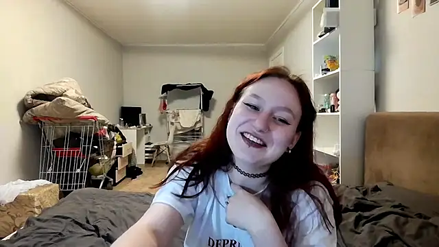 Snapshot of LoiseLovetto chatting on 06-21-26, 06:43 LoiseLovetto online show from 06-21-26, 06:43