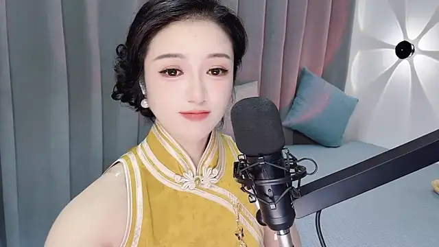 Momo-Wow online show from 06-14-26, 04:47