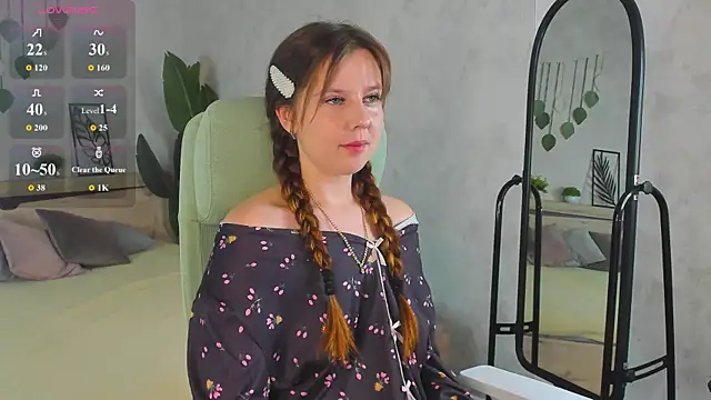 Snapshot of Violeta_Paul chatting on 07-11-26, 12:57 Violeta Paul online show from 07-11-26, 12:57