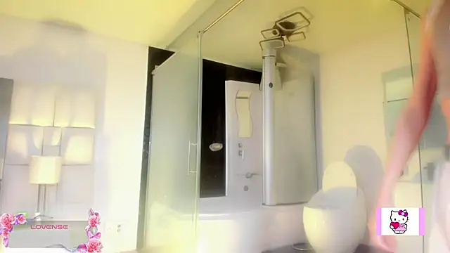 Snapshot of Lecsis_Lincy chatting on 07-11-26, 11:24 Lecsis Lincy online show from 07-11-26, 11:24