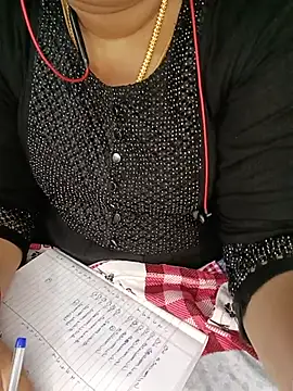 Snapshot of silky_rose29 chatting on 07-20-26, 10:39 silky rose29 online show from 07-20-26, 10:39