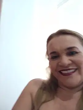 Snapshot of Sara_hilton02 chatting on 06-10-26, 01:32 Sara hilton02 online show from 06-10-26, 01:32
