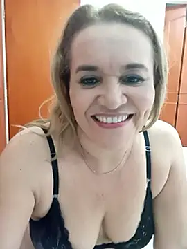 Snapshot of Sara_hilton02 chatting on 06-11-26, 02:59 Sara hilton02 online show from 06-11-26, 02:59