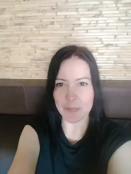 Snapshot of Ally46x chatting on 06-18-26, 11:14 Ally46x online show from 06-18-26, 11:14