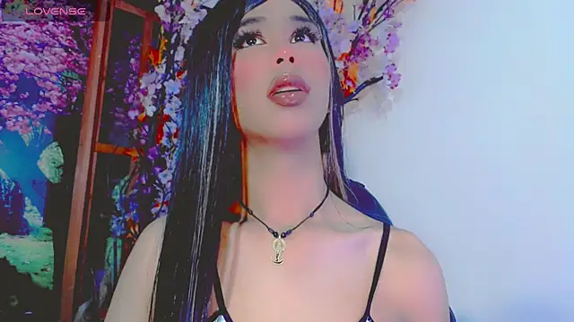 Snapshot of Honey_Balenciaga chatting on 06-18-26, 09:19 Honey Balenciaga online show from 06-18-26, 09:19