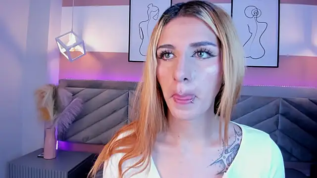 Snapshot of scarlet__rossi chatting on 07-10-26, 03:11 scarlet rossi online show from 07-10-26, 03:11