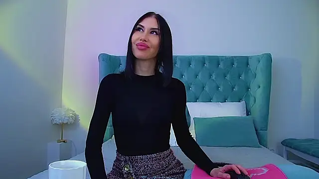 Snapshot of KaylaMous chatting on 06-17-26, 06:27 KaylaMous online show from 06-17-26, 06:27