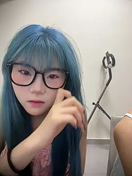 QIQI-QIQI-01 online show from 08-02-26, 10:57
