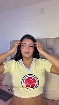 Snapshot of Nicolegh_ chatting on 06-24-26, 02:10 Nicolegh online show from 06-24-26, 02:10