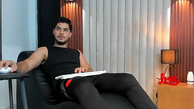 Snapshot of luciano_vitale chatting on 07-16-26, 06:36 luciano vitale online show from 07-16-26, 06:36